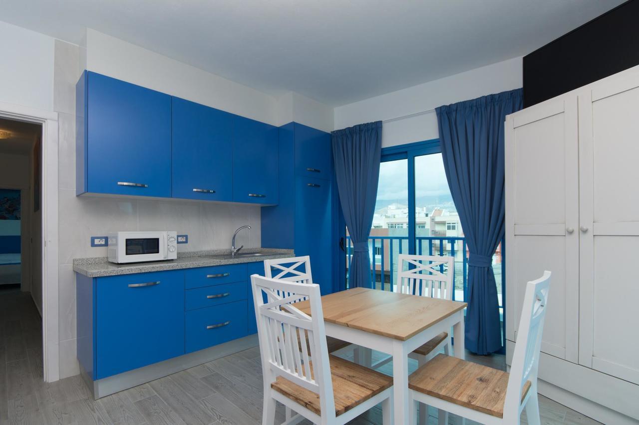 Riva Guest House Los Abrigos Extérieur photo